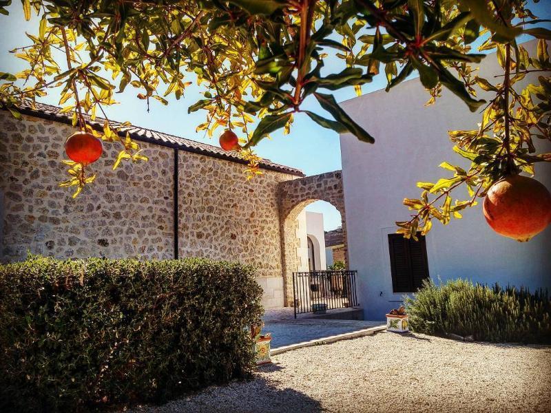 Borgo Giallonardo Wine Relais Realmonte Eksteriør bilde